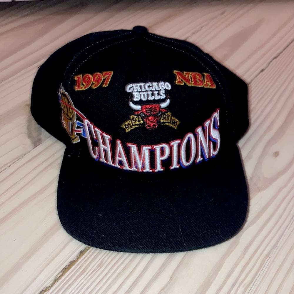 black chicago bulls champions hat Nba 1997